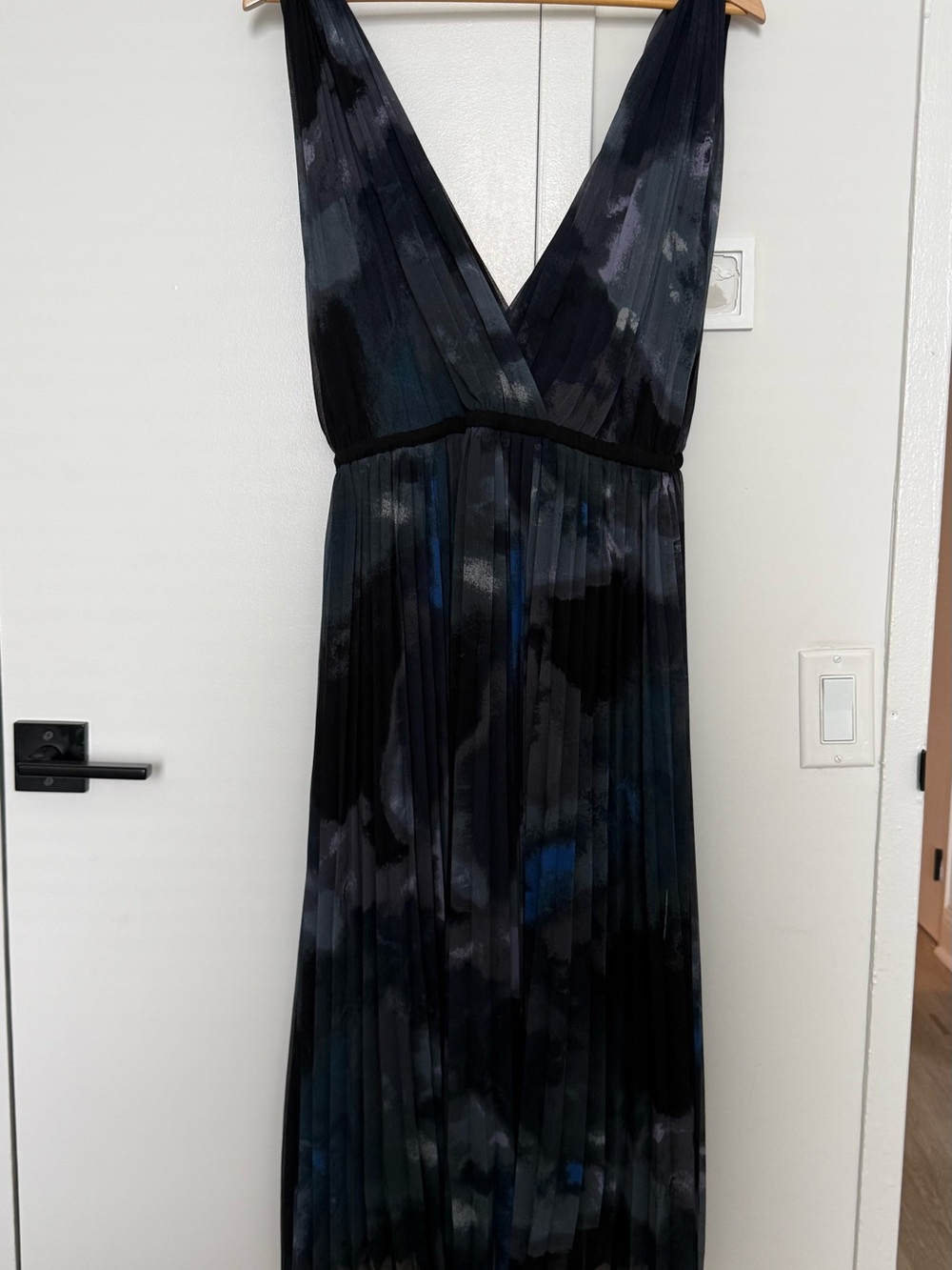 Wilfred Black & Charcoal V-Neck Pleated Maxi Dress with Subtle Blue Accents